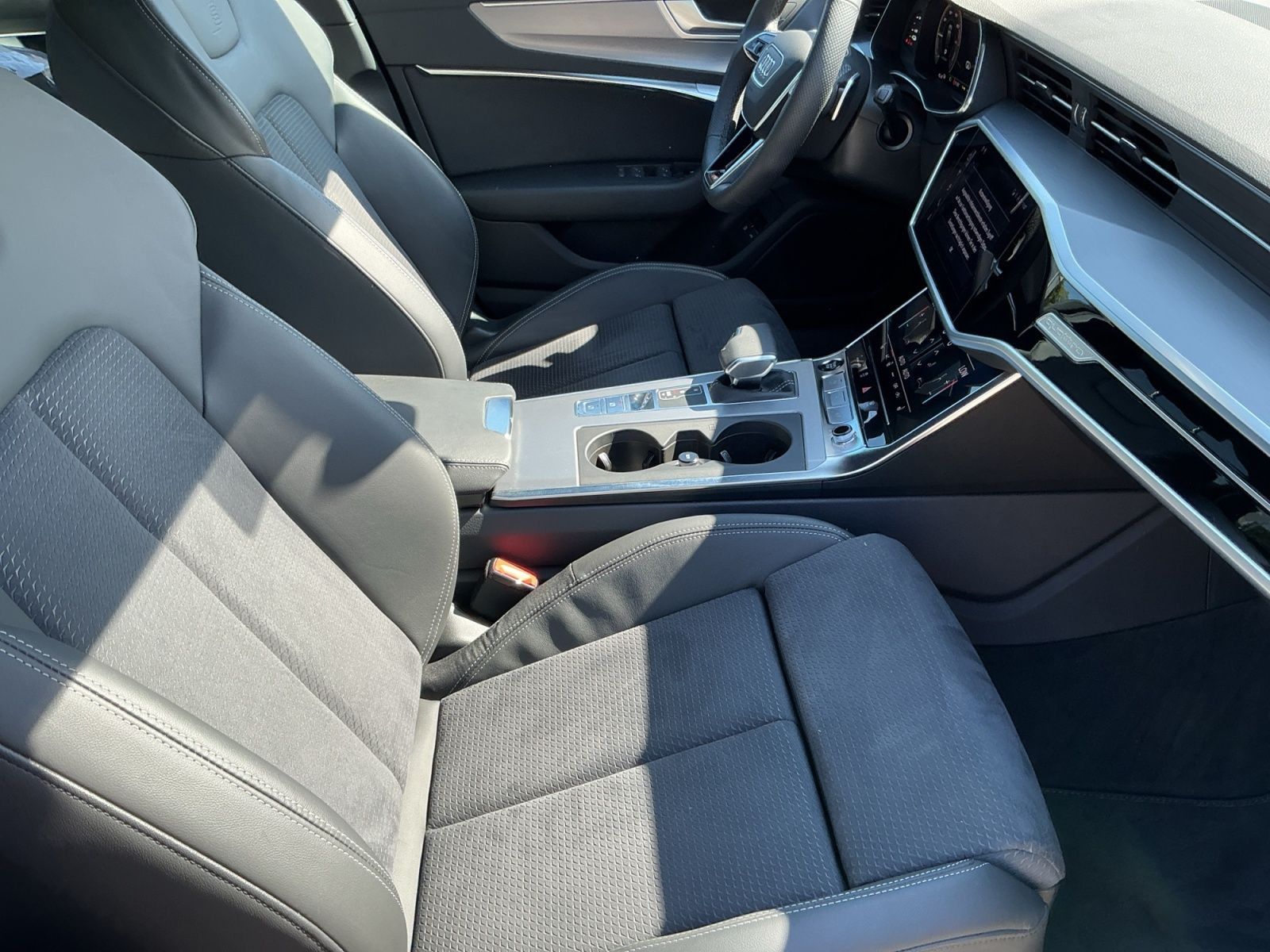 Audi A6 Avant 55 TFSI e QU S-LINE MATRIX+HuD+ACC+AHK