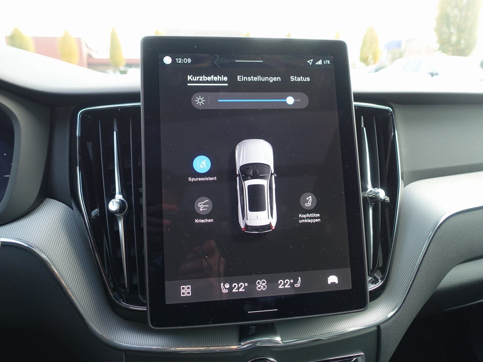 Volvo XC60 T6 Black Edition Plus Dark 360°/AHK/22"