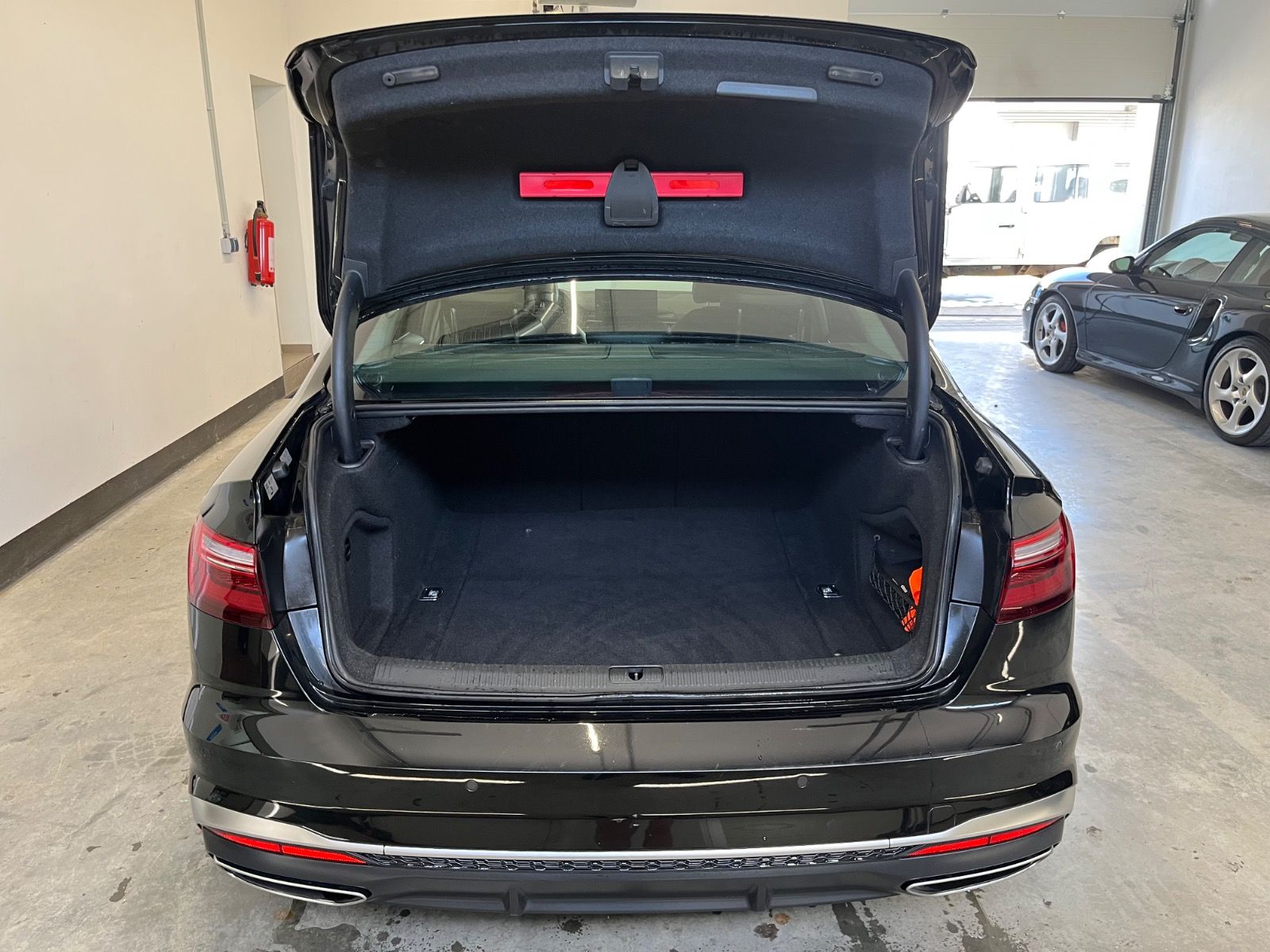 Audi A4 50 TDI quattro S-Line B&O*NAVI*LED*AHK*8-fach