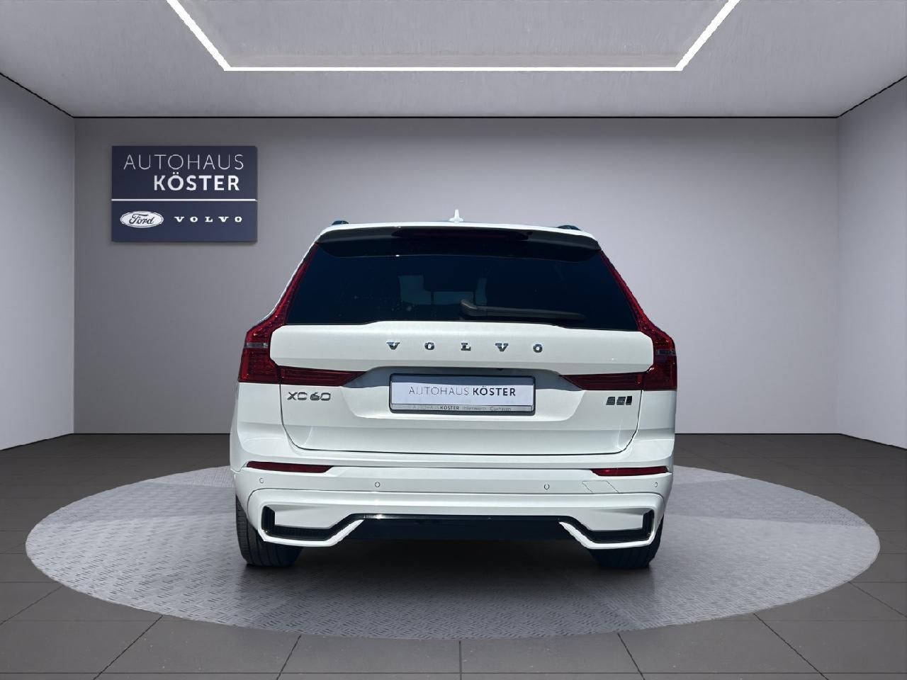 Volvo XC60 Ultimate Dark AWD * AHK * 360 Grad Kamera