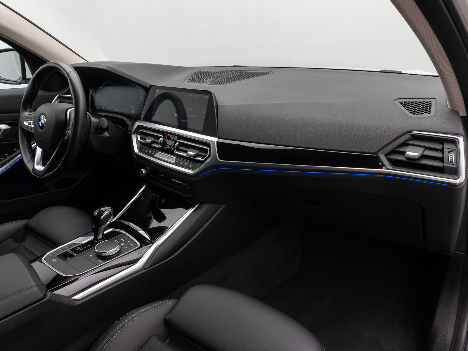 BMW 320d SportLine - Samsaru's Car Outlet