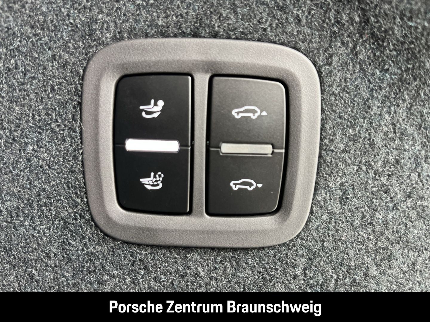 Porsche Cayenne GTS Coupe InnoDrive HA-Lenkung Head-Up
