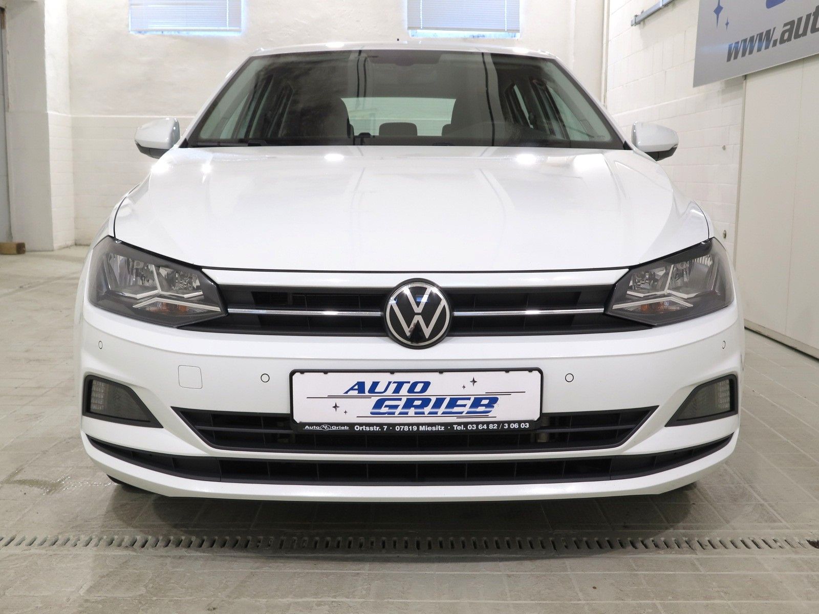 Volkswagen Polo VI Comfortline - Samsaru's Car Outlet
