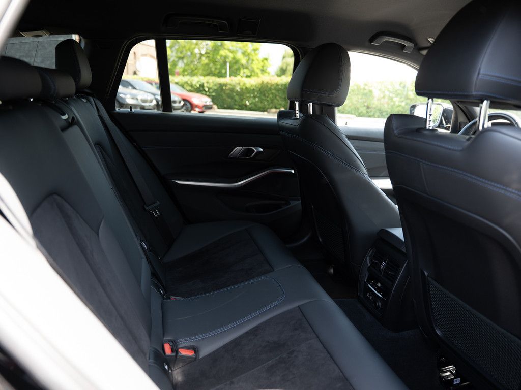 BMW 320d Touring M-Sportpaket - Samsaru's Car Outlet