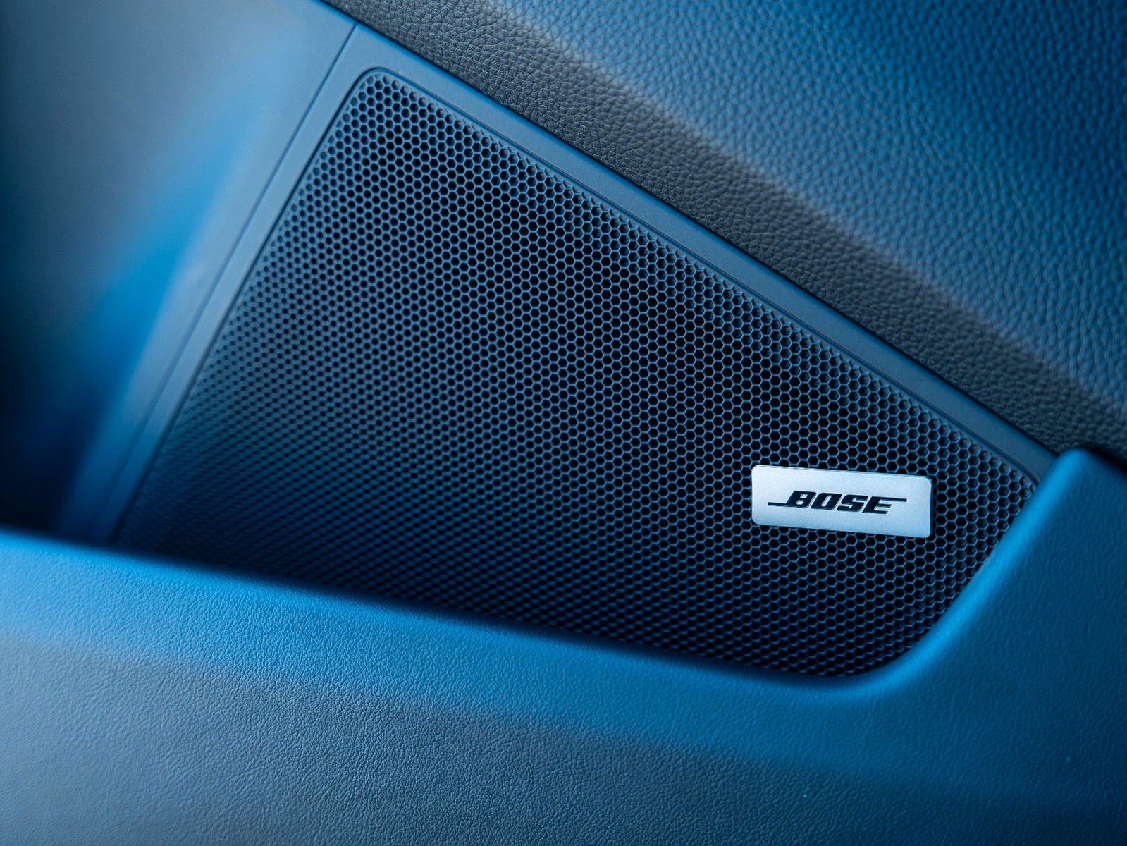 Porsche 911 Carrera 4 - Samsaru's Car Outlet