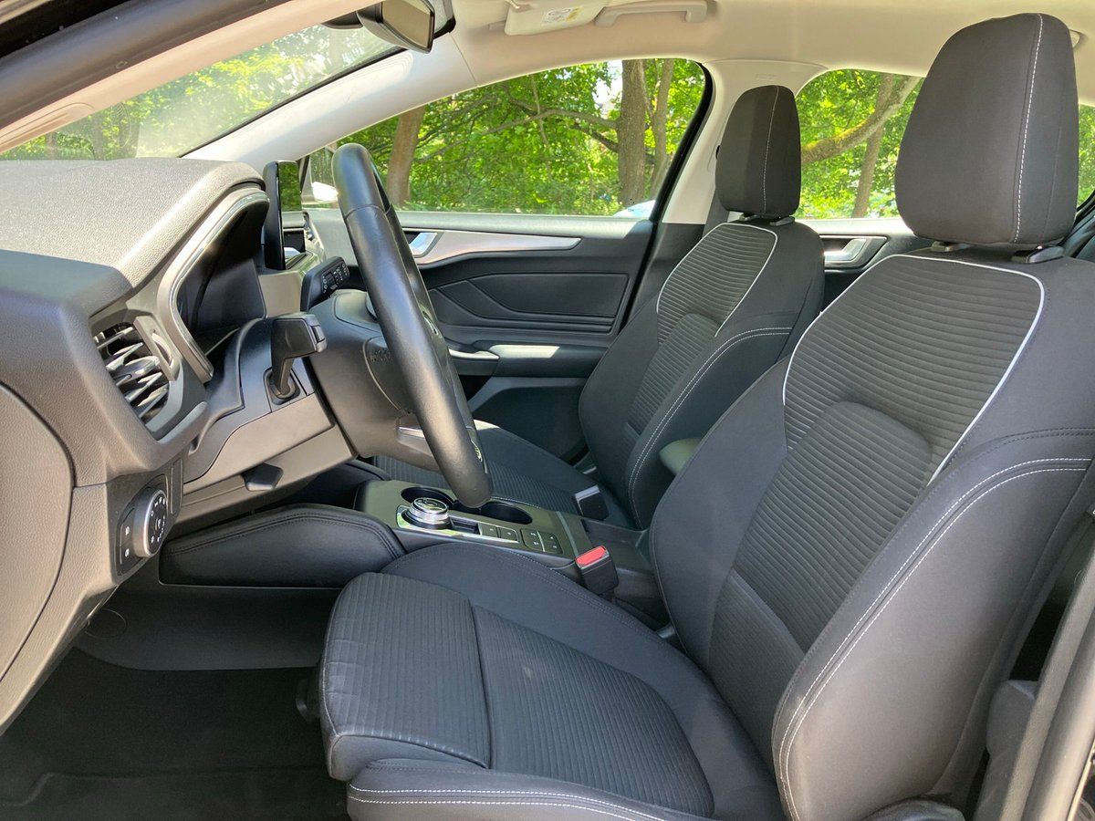 Ford Focus Turnier Titanium X 1.5 EcoBl. Aut. - Samsaru's Car Outlet