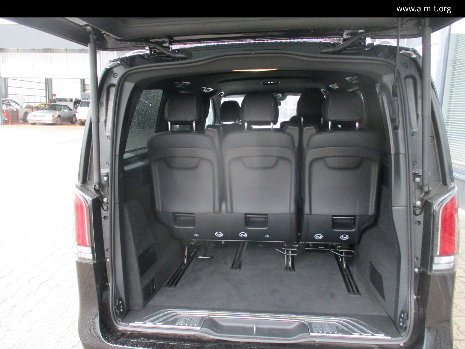 Mercedes-Benz V 300 d Avantg lang - Samsaru's Car Outlet