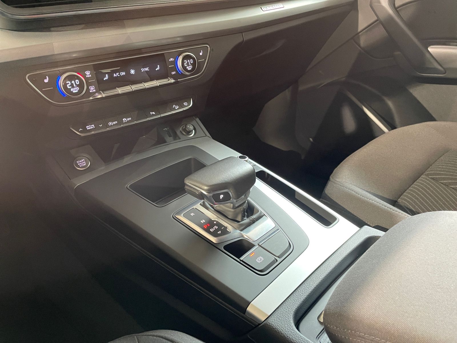 Audi Q5 40 TFSI quattro S-trc advanced - Samsaru's Car Outlet