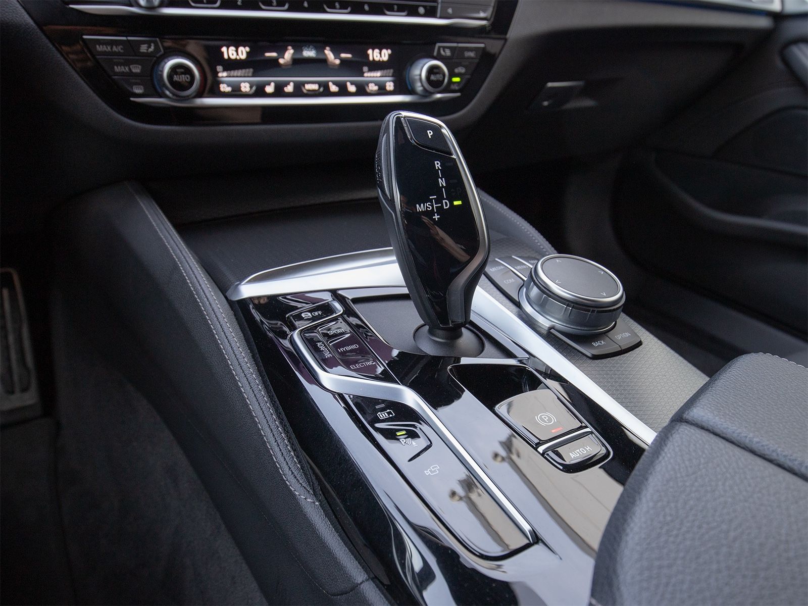 BMW 530e xD M-Sport 360°LenkHz.HuD Sitzlüft.PANO