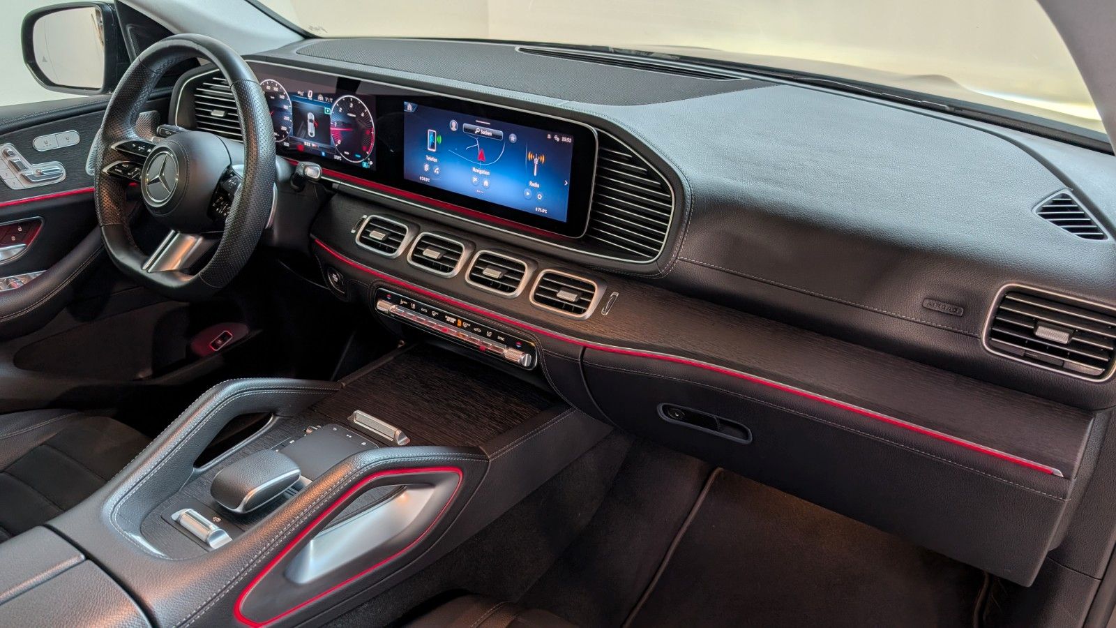 Mercedes-Benz GLE 300 d 4Matic Coupe AMG-MB100-AHK-PANO-DSTR+
