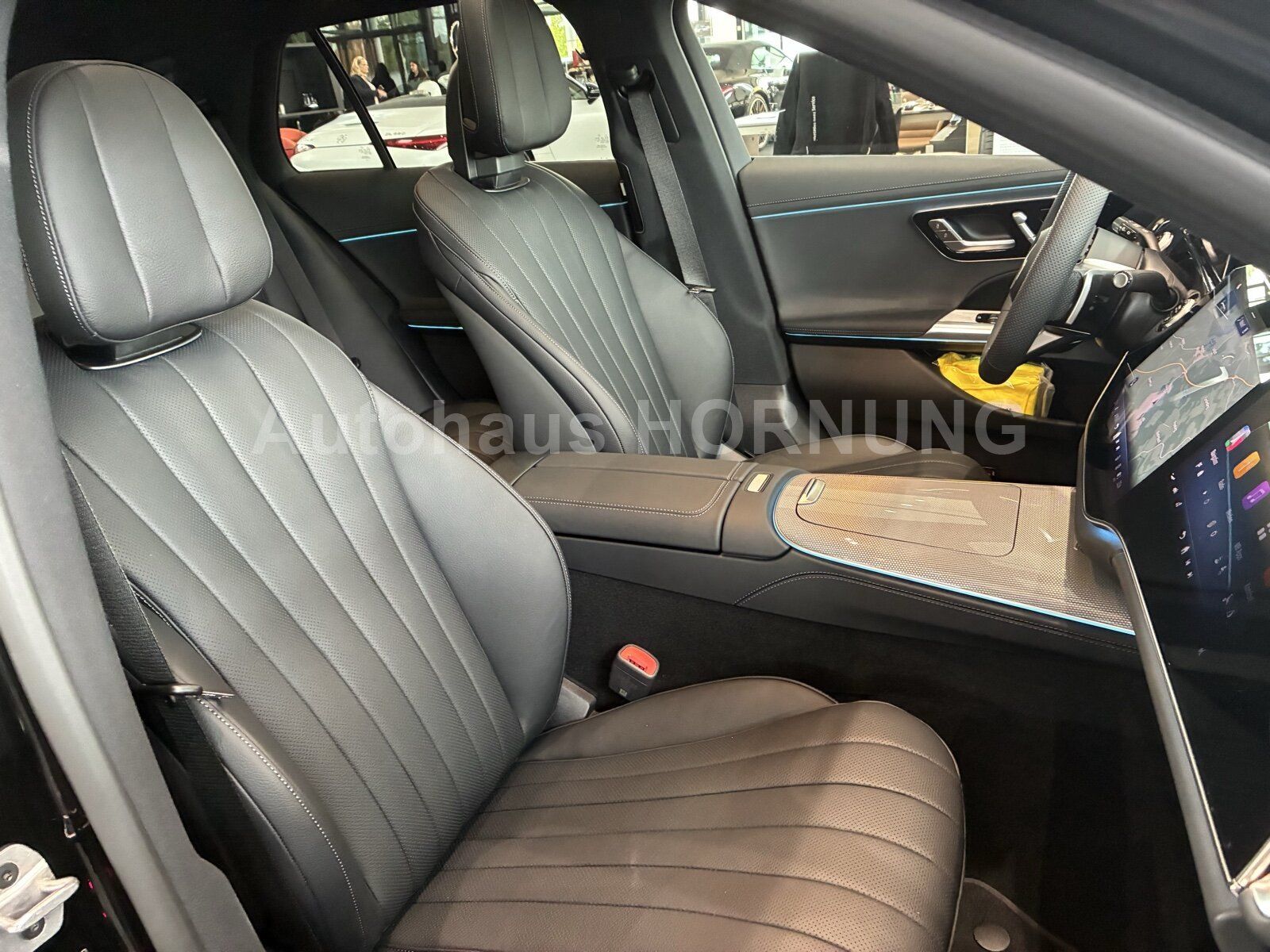 Mercedes-Benz E 450 d 4M T AMG NIGHT STHZG HUP PANOSD AHK DIGI