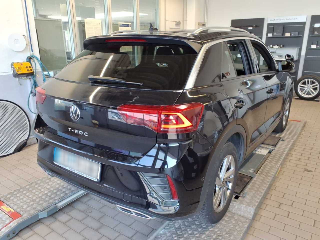 Volkswagen T-ROC R-Line 2.0TDI - Samsaru's Car Outlet
