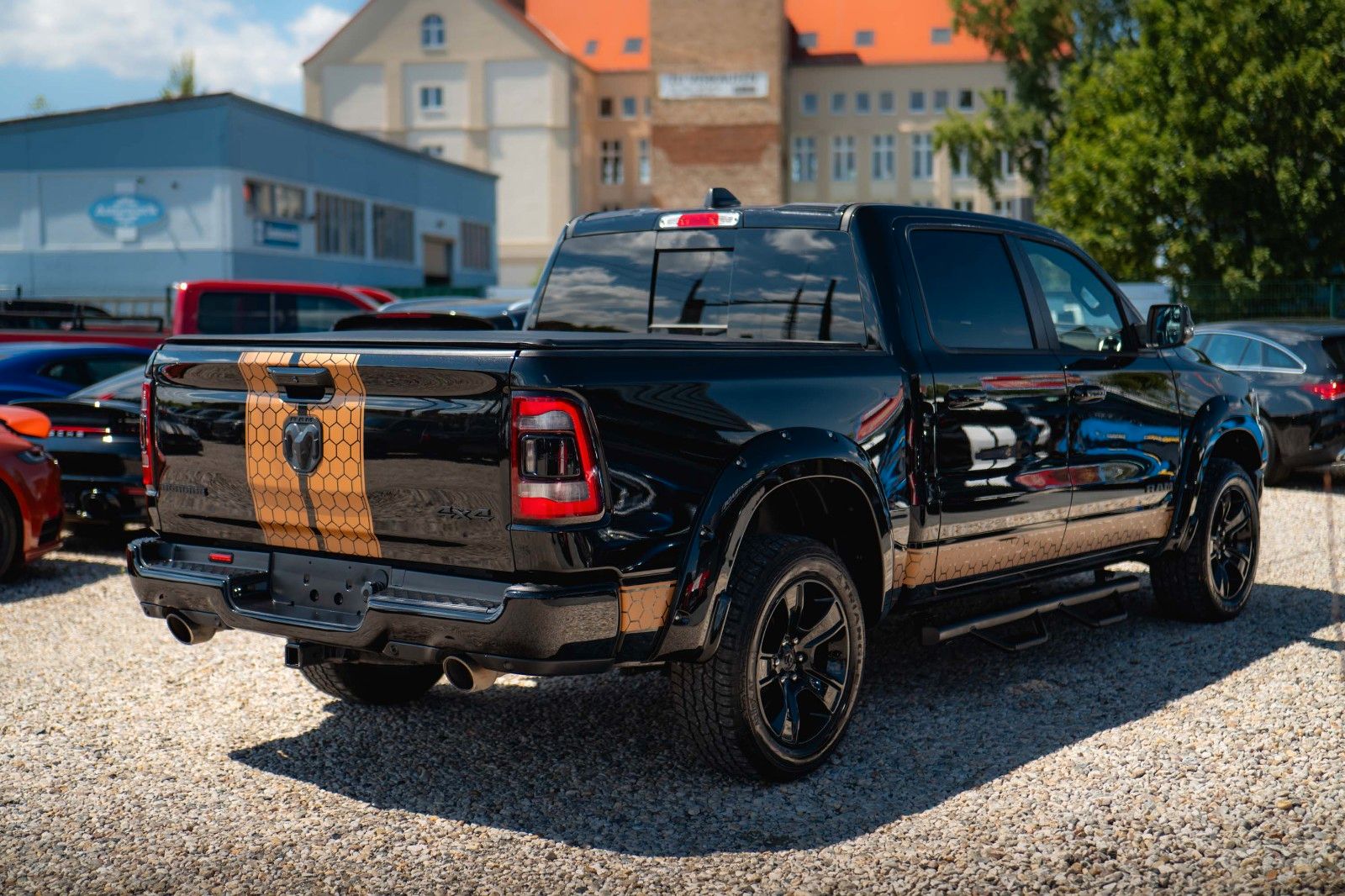 Dodge RAM 5.7 V8 HEMI 4x4 OFFROAD Night Limited 19%