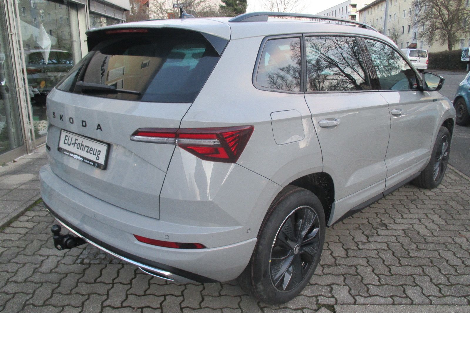 Skoda Karoq Sportline1,5TSI DSG Nav/ 360*/ AHK/ Side/