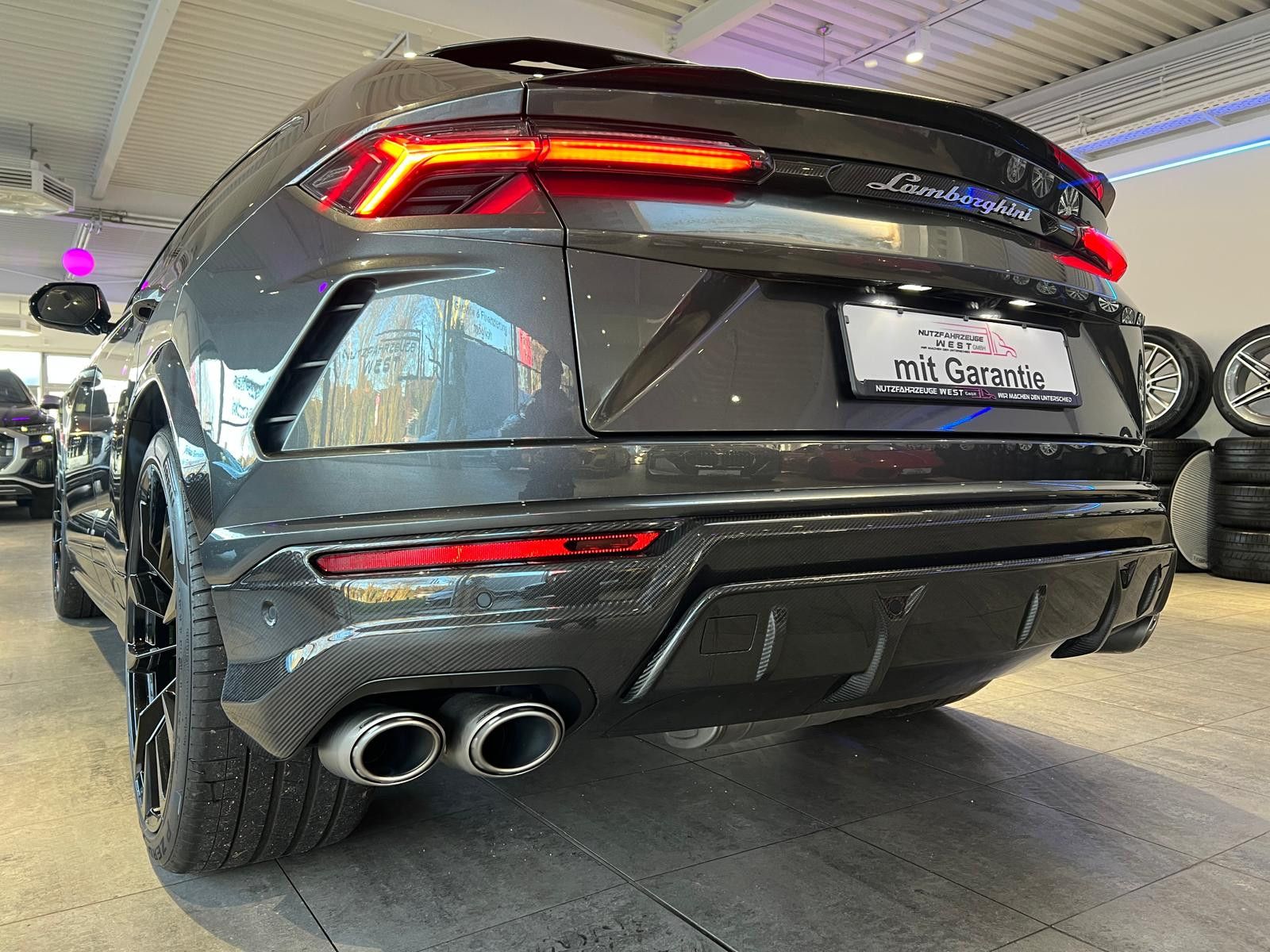 Lamborghini Urus *Großes Carbon Paket*Akrapovic*Garantie