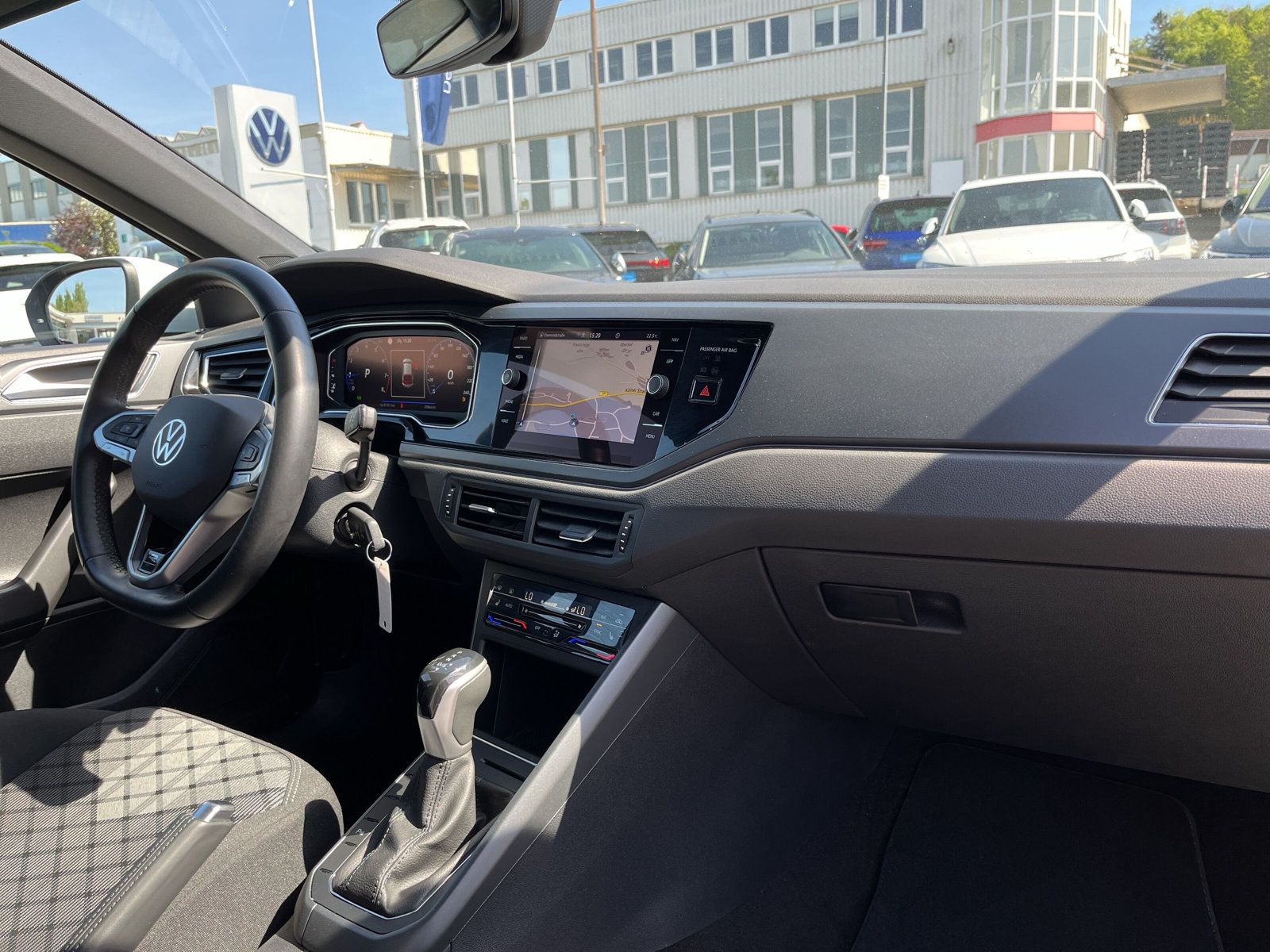 Volkswagen Taigo 1.0 TSI DSG R-Line - Samsaru's Car Outlet