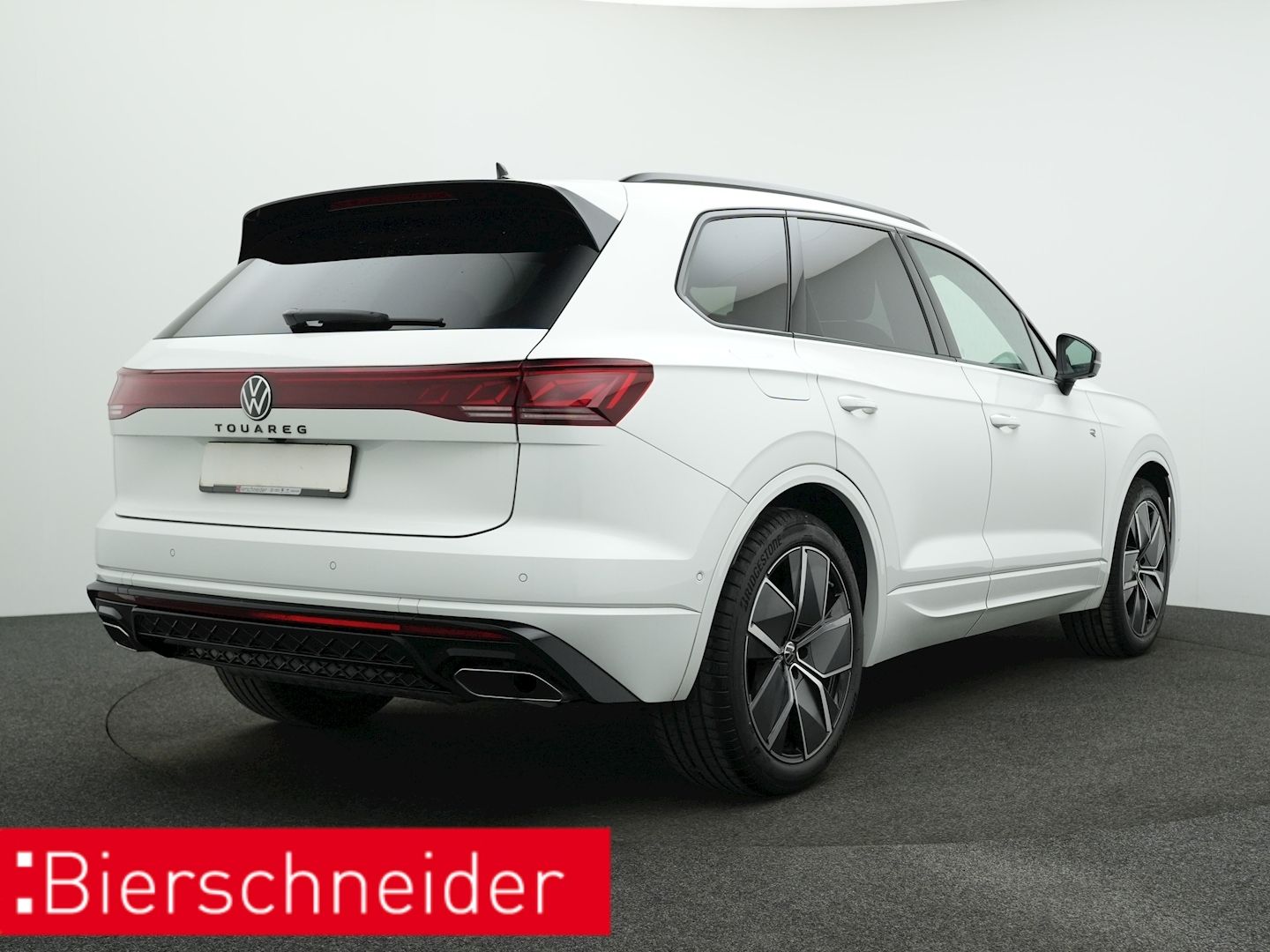 Volkswagen Touareg 3.0 TDI R-Line - Samsaru's Car Outlet