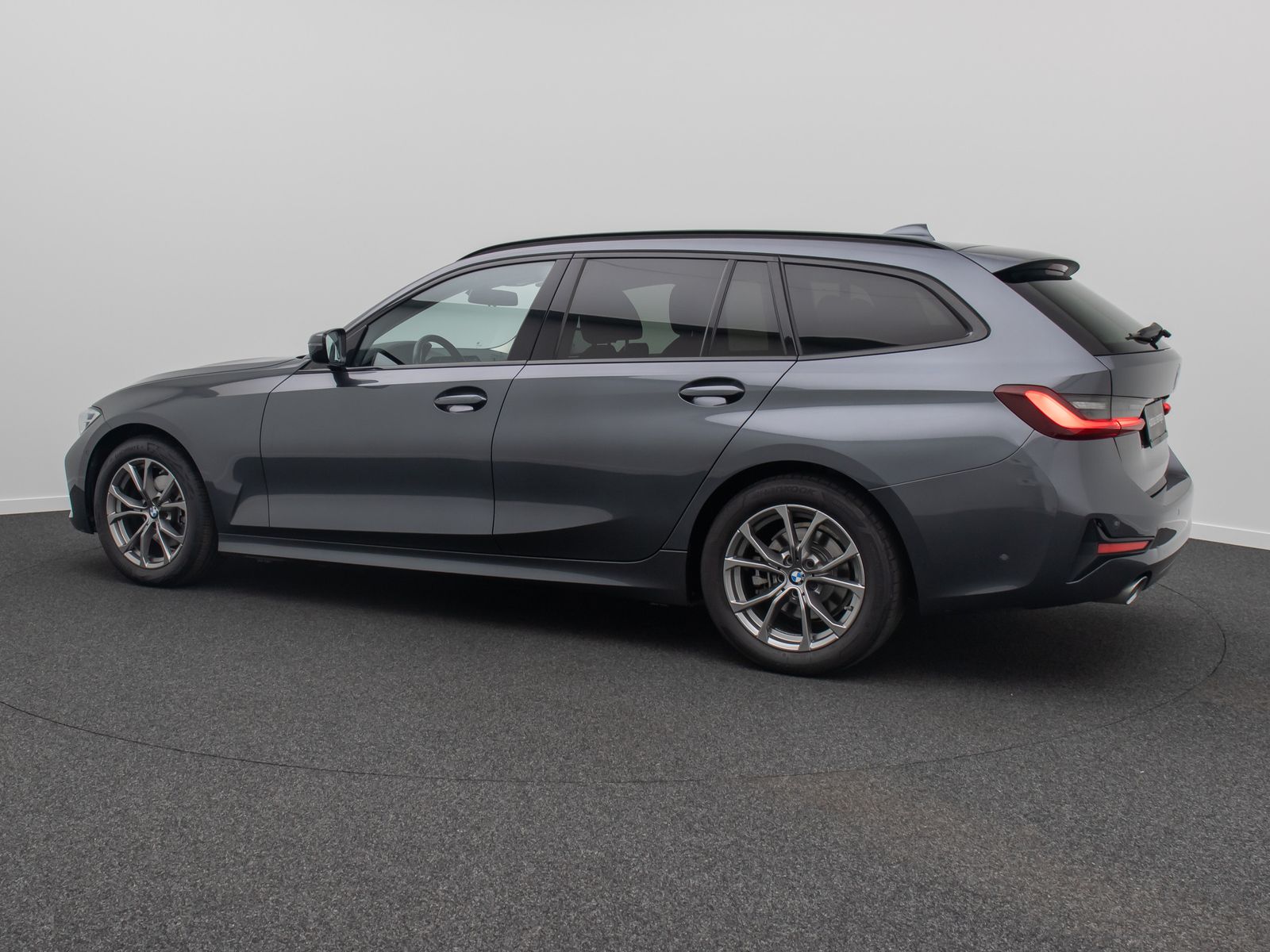 BMW 320d xD Sport Line - Samsaru's Car Outlet