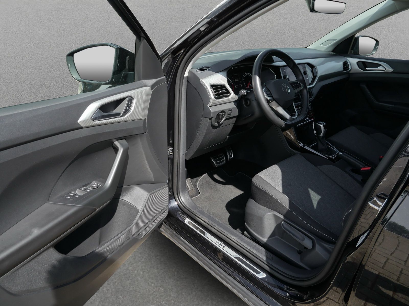 Volkswagen T-Cross Life Move 1.0 TSI - Samsaru's Car Outlet