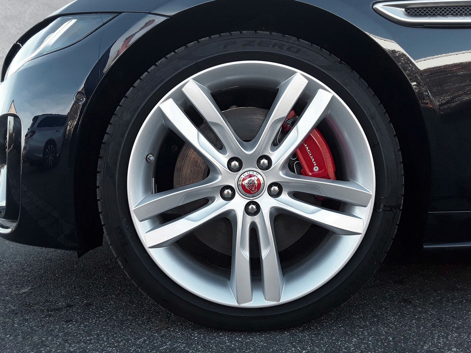 Jaguar XE R-Dynamic HSE AWD D200 Vollausstattung