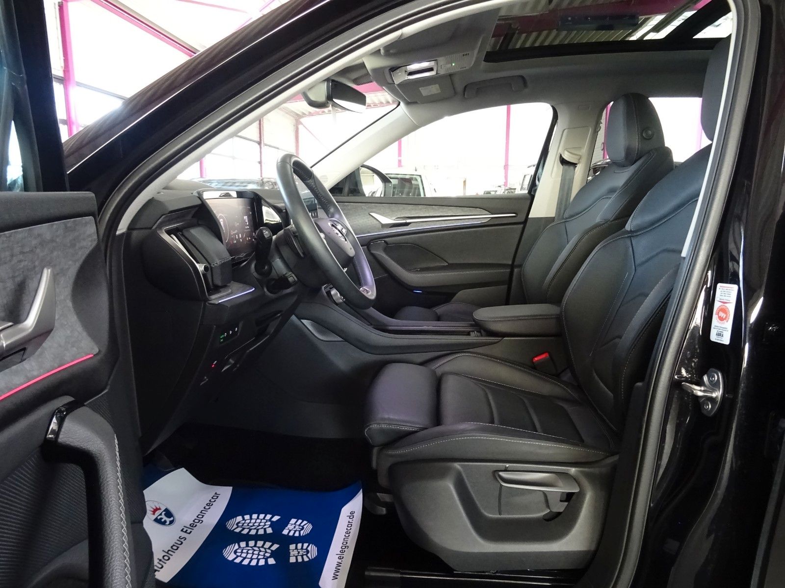Skoda Kodiaq 2.0 TDI*4X4*7 SITZE*MATRIX*AHK*STHZ*PANO*