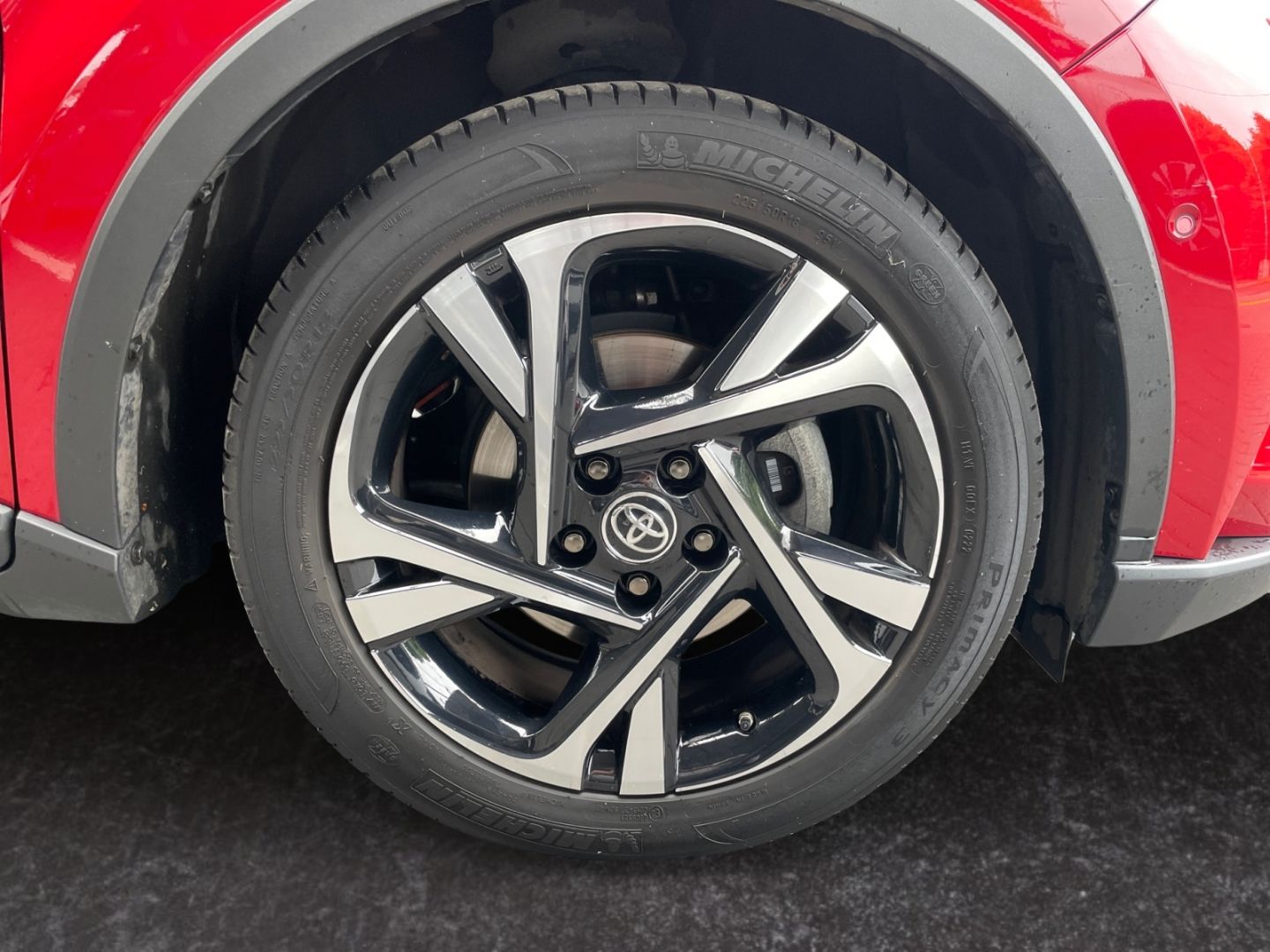 Toyota C-HR 2.0 Hybrid Team - Samsaru's Car Outlet