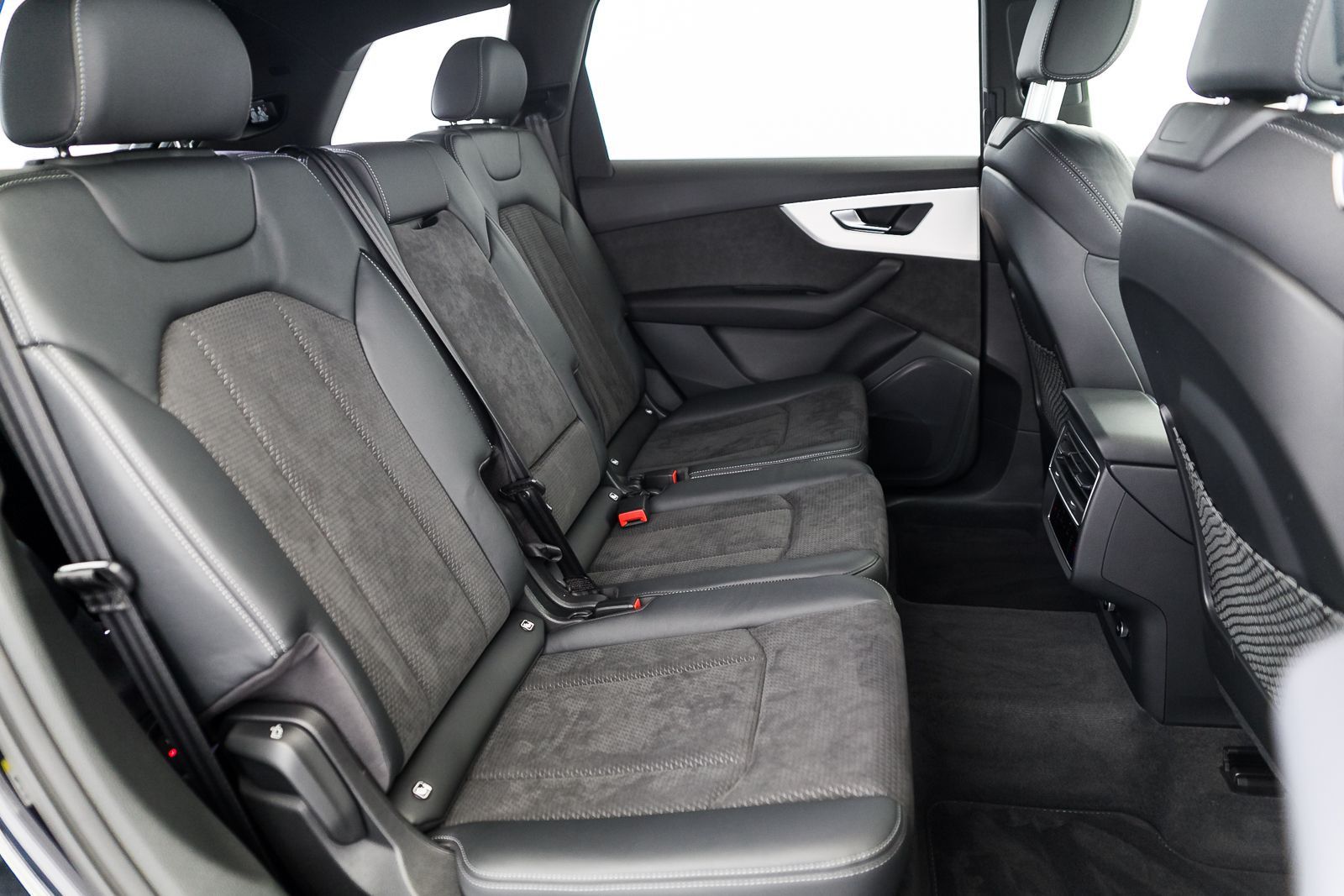 Audi Q7 45 TDI qu.tiptr. AHK 7.SITZER 360°K MATRIX