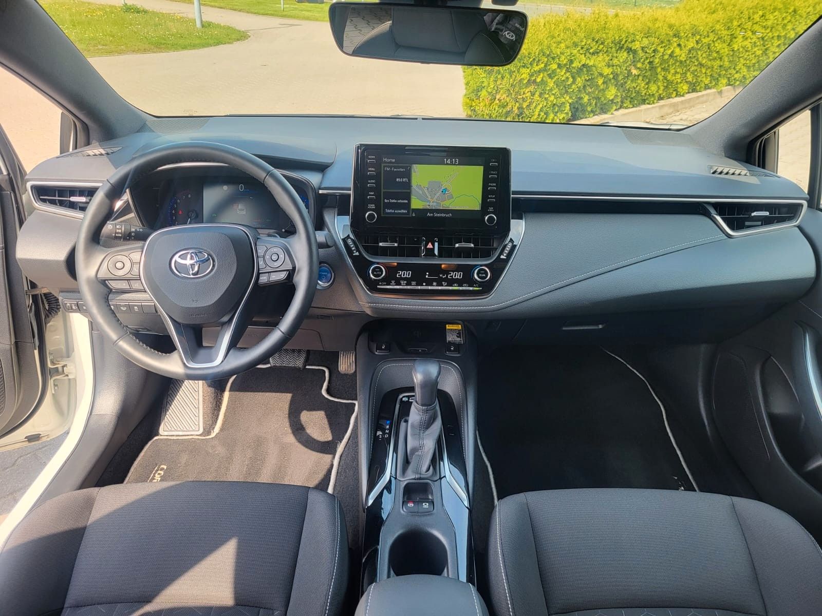 Toyota Corolla Hybrid Club - Samsaru's Car Outlet