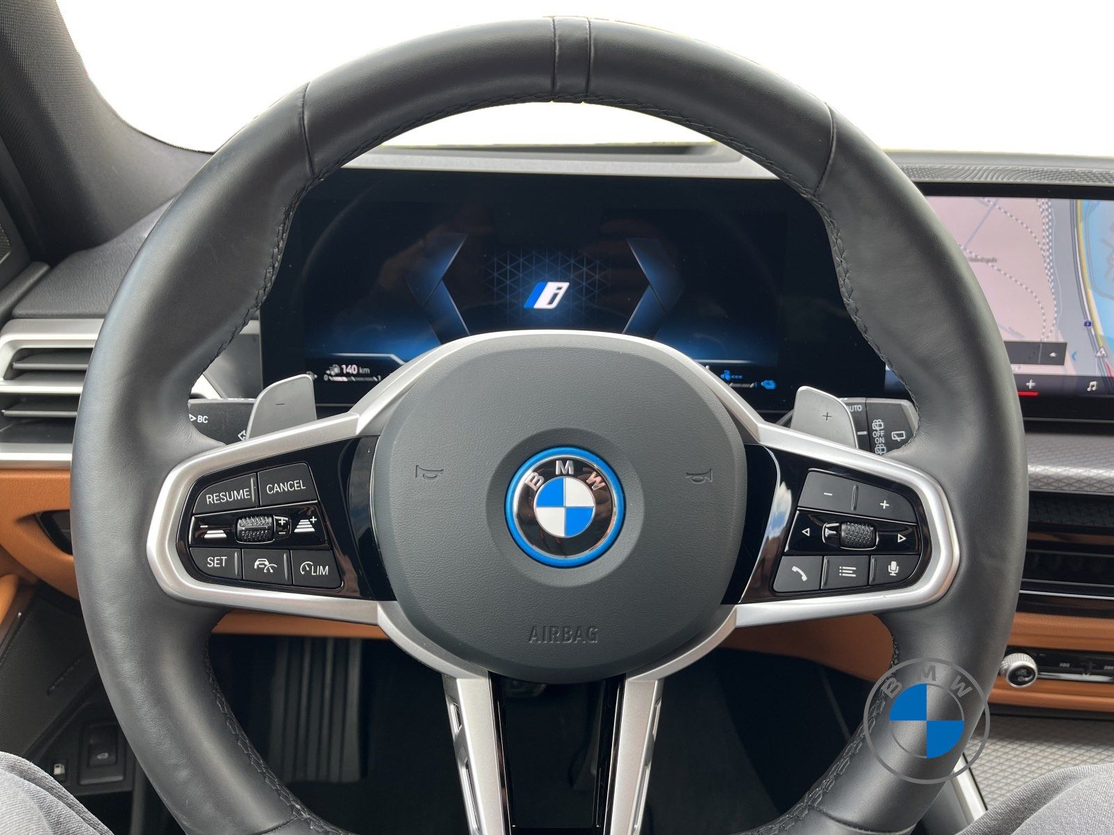 BMW 330e xDrive Touring M Sport Pro AHK Pano ACC H/K