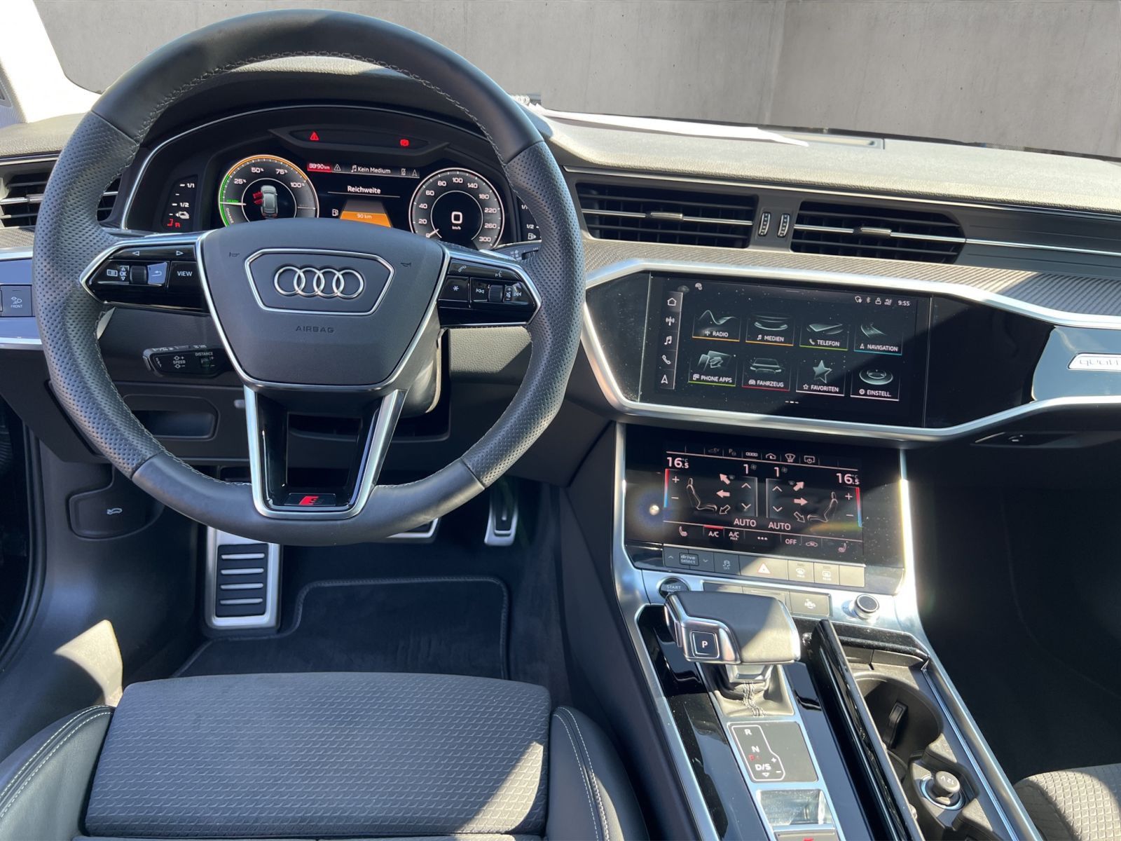 Audi A6 Avant 55 TFSIe quattro S line - Samsaru's Car Outlet