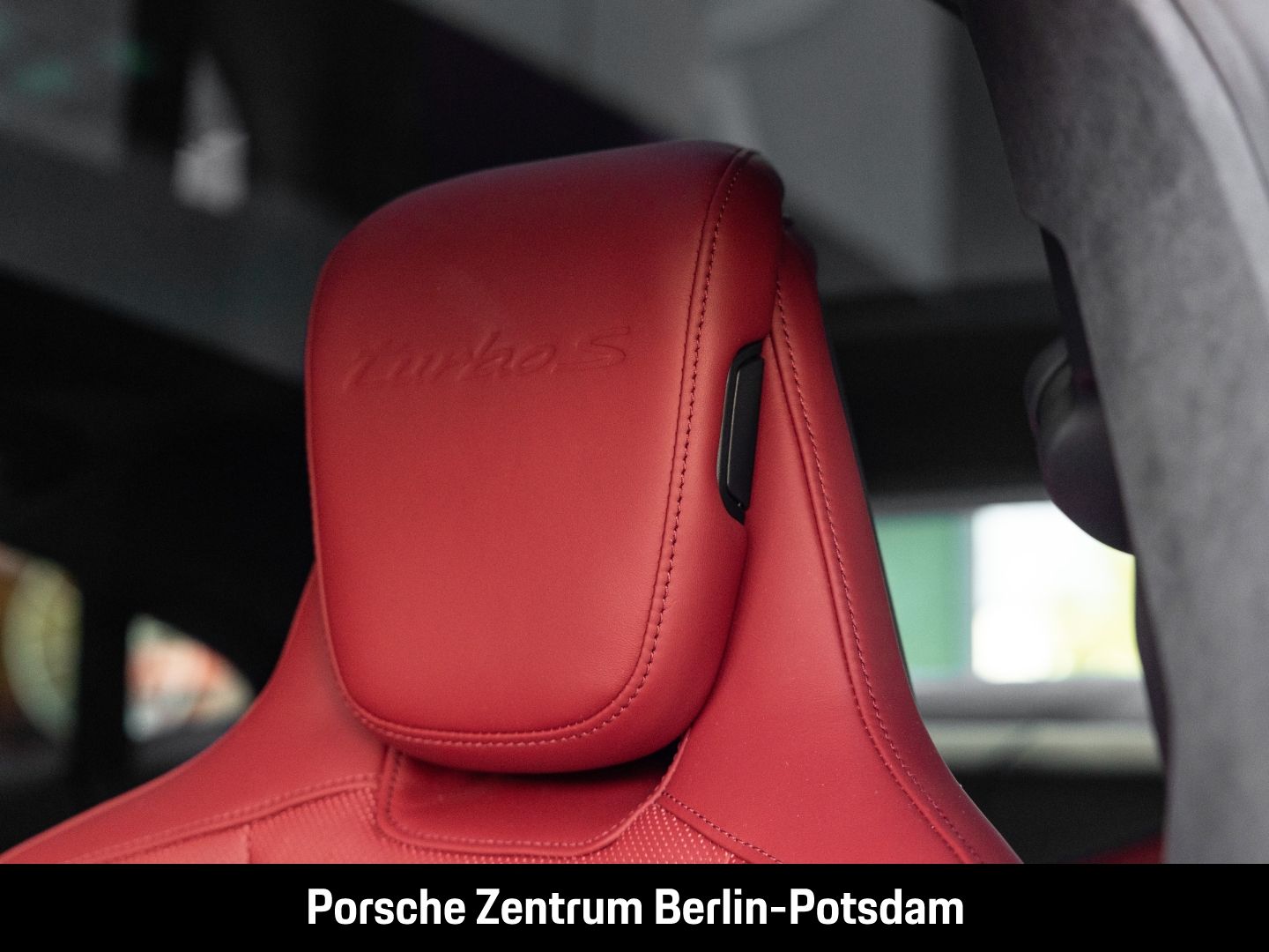 Porsche Taycan Turbo S BOSE Sport-Chrono Paket LED-Matri