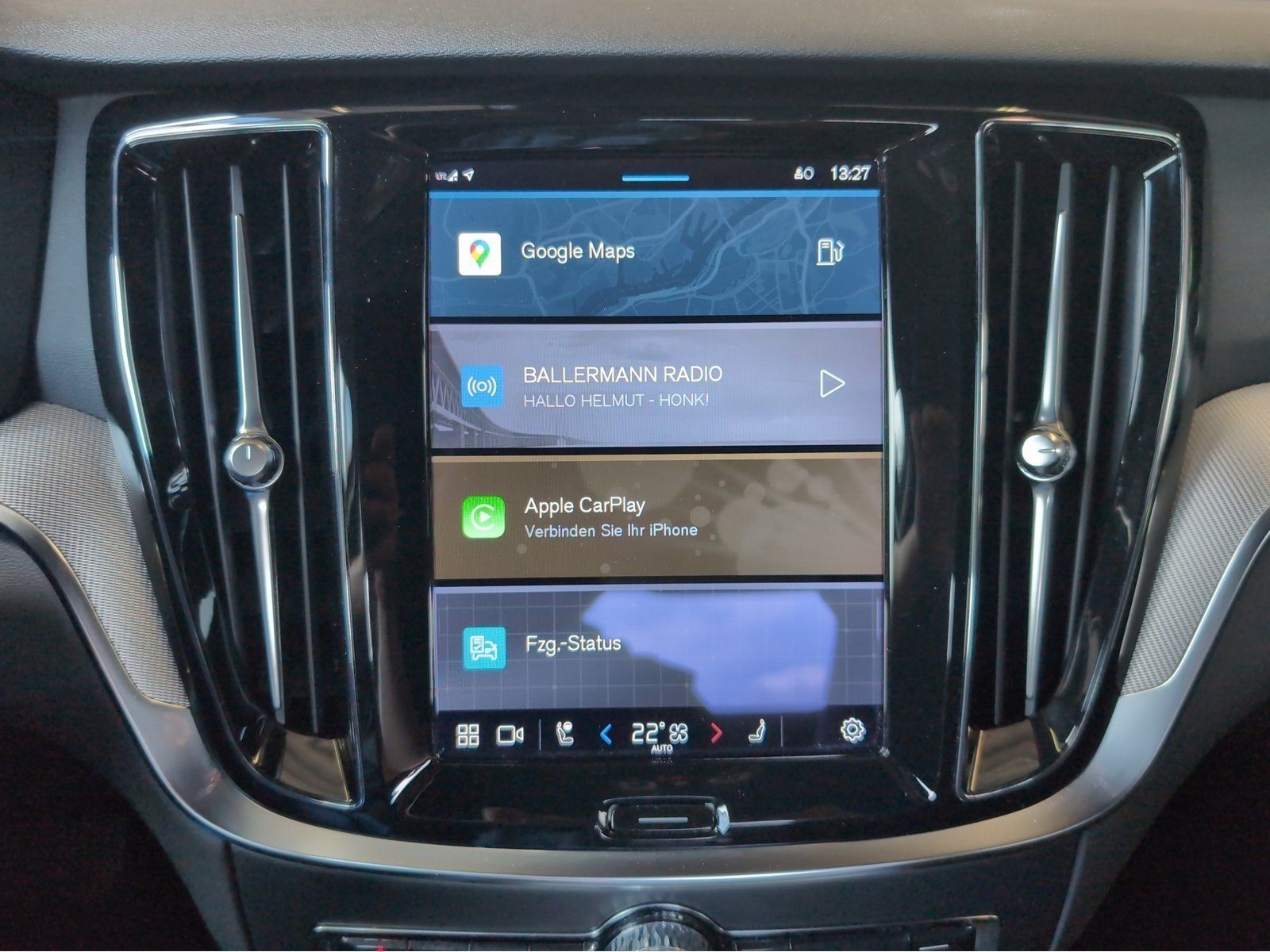 Volvo S60+B4+Mild-Hybrid+Benzin+GT+Plus+Dark+Standh.++