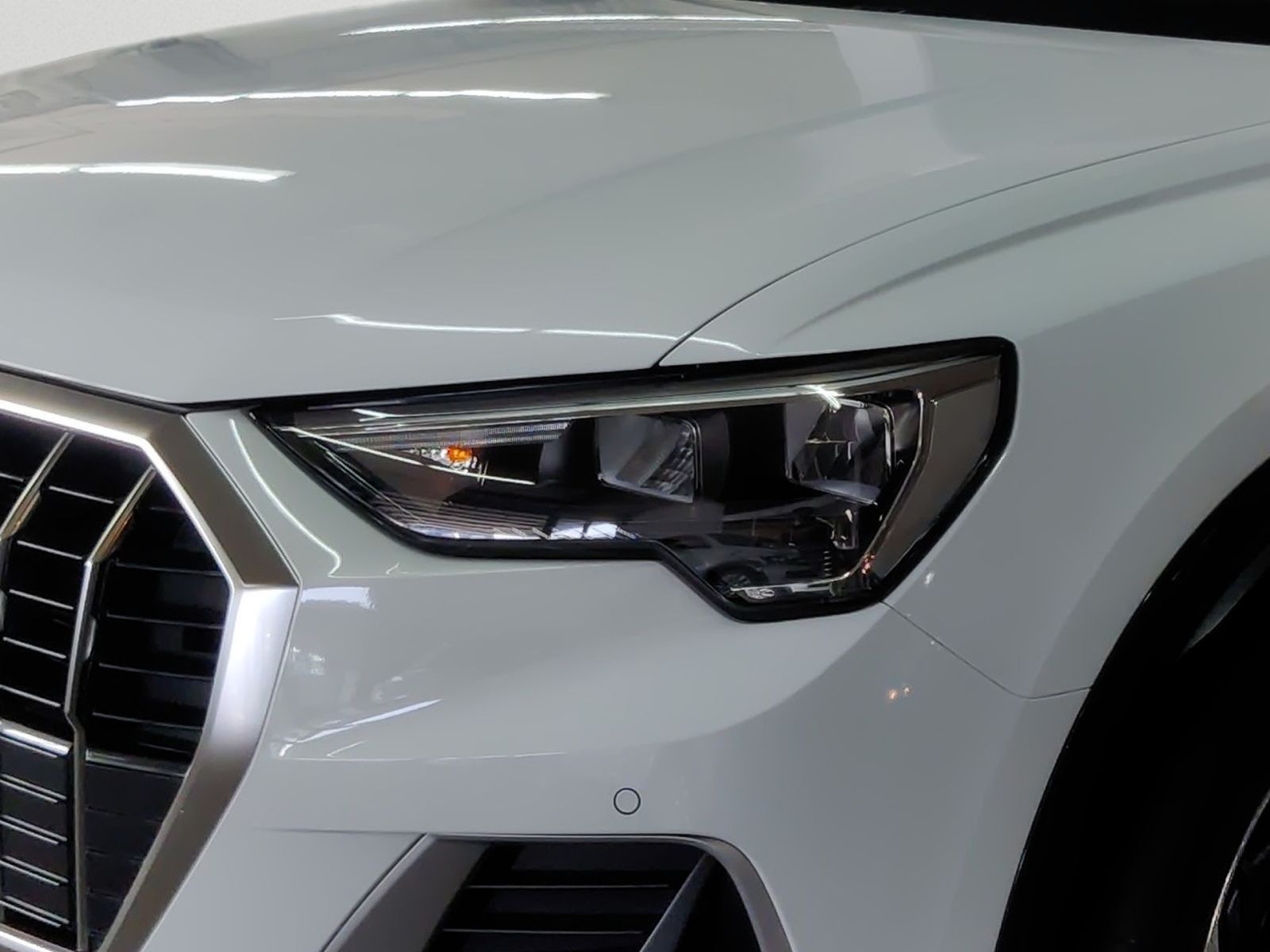 Audi Q3 45 TFSI quattro advanced - Samsaru's Car Outlet