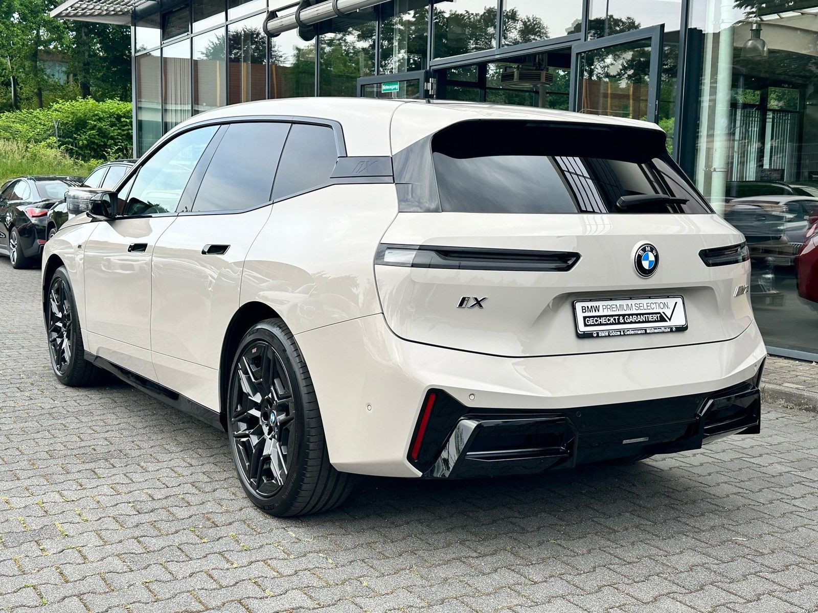 BMW iX M70 //Pano Stop&Go Leas.ab EUR 999,-inkl.