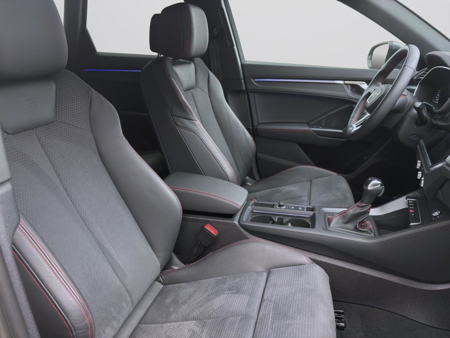 Audi Q3 40 TFSI Q S LINE - Samsaru's Car Outlet