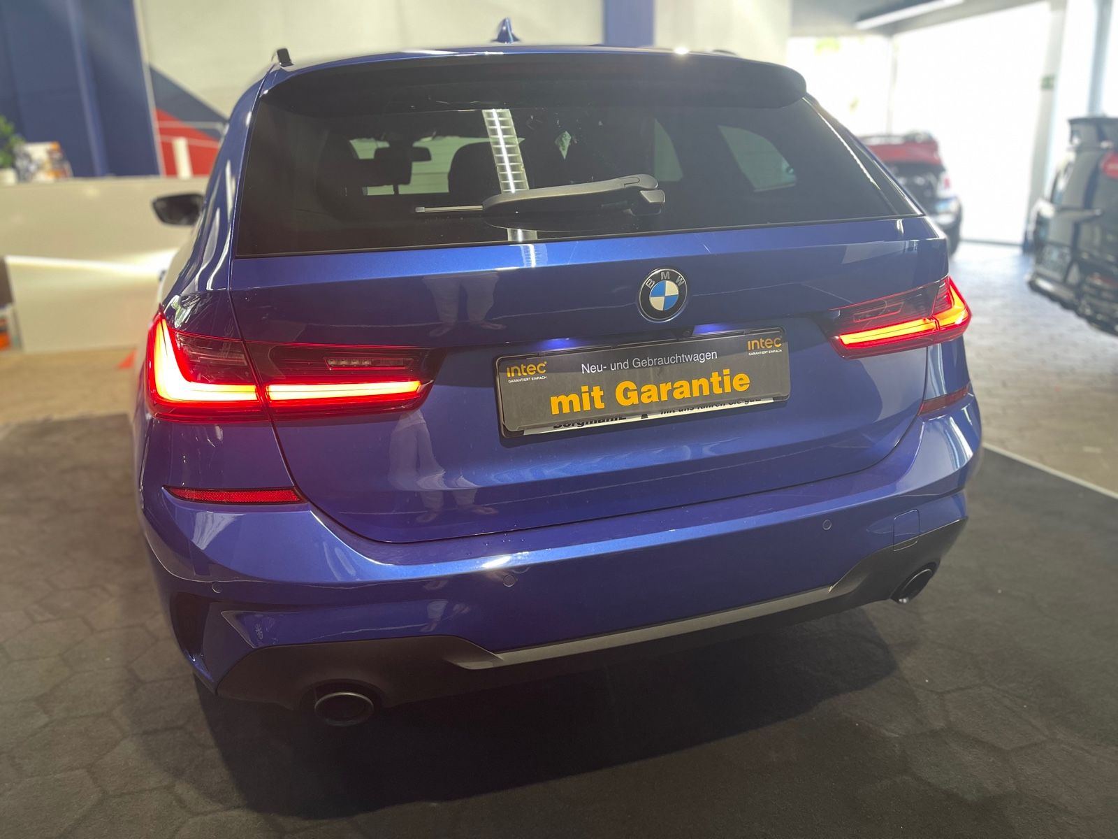 BMW 320d Touring xDrive M Sport - Samsaru's Car Outlet