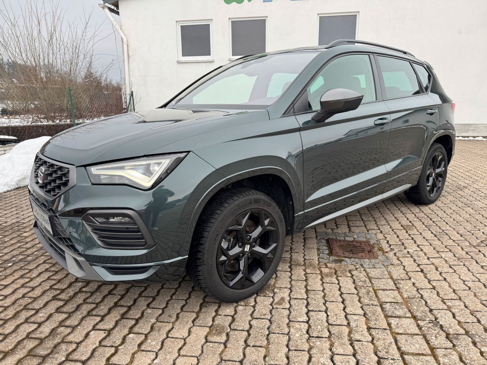 Seat Ateca FR 2.0 TSI DSG 4Drive ACC AHK PANO
