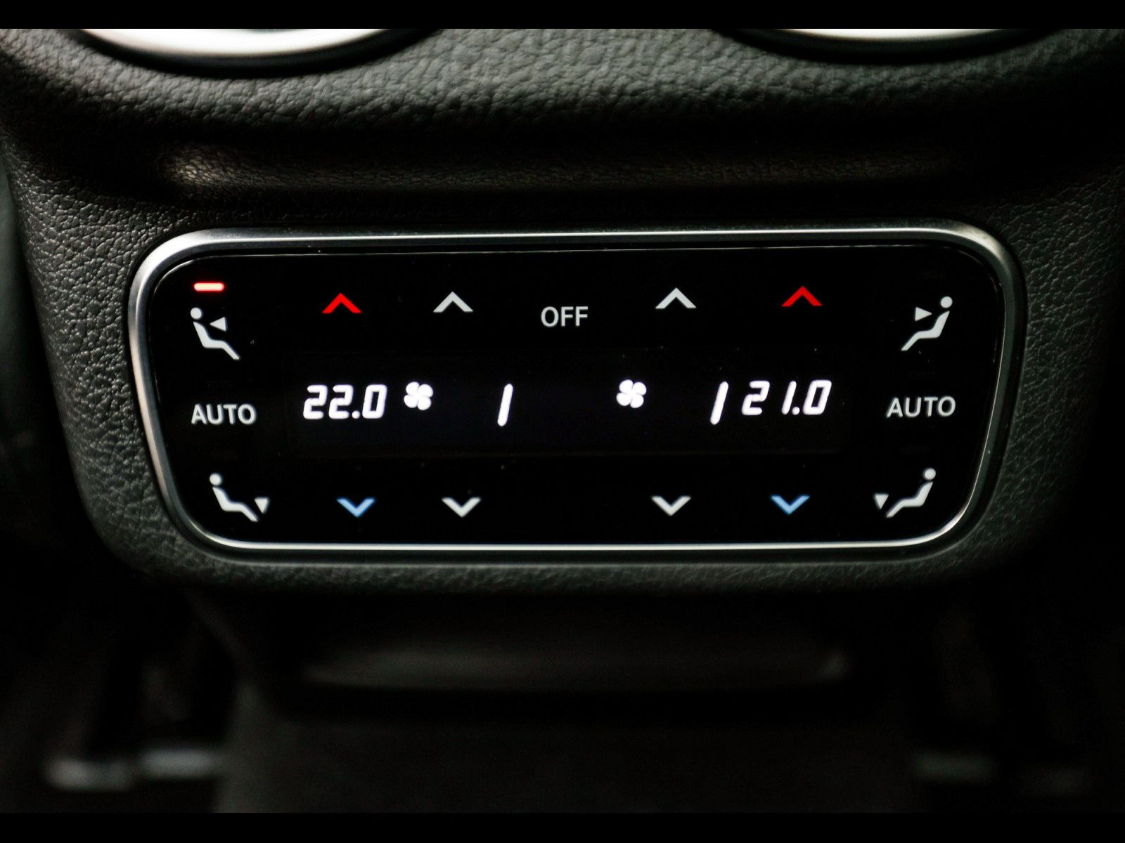Mercedes-Benz GLC 300  DE AMG 4M°PREMIUM PLUS°BURM°AHK°DISTRO