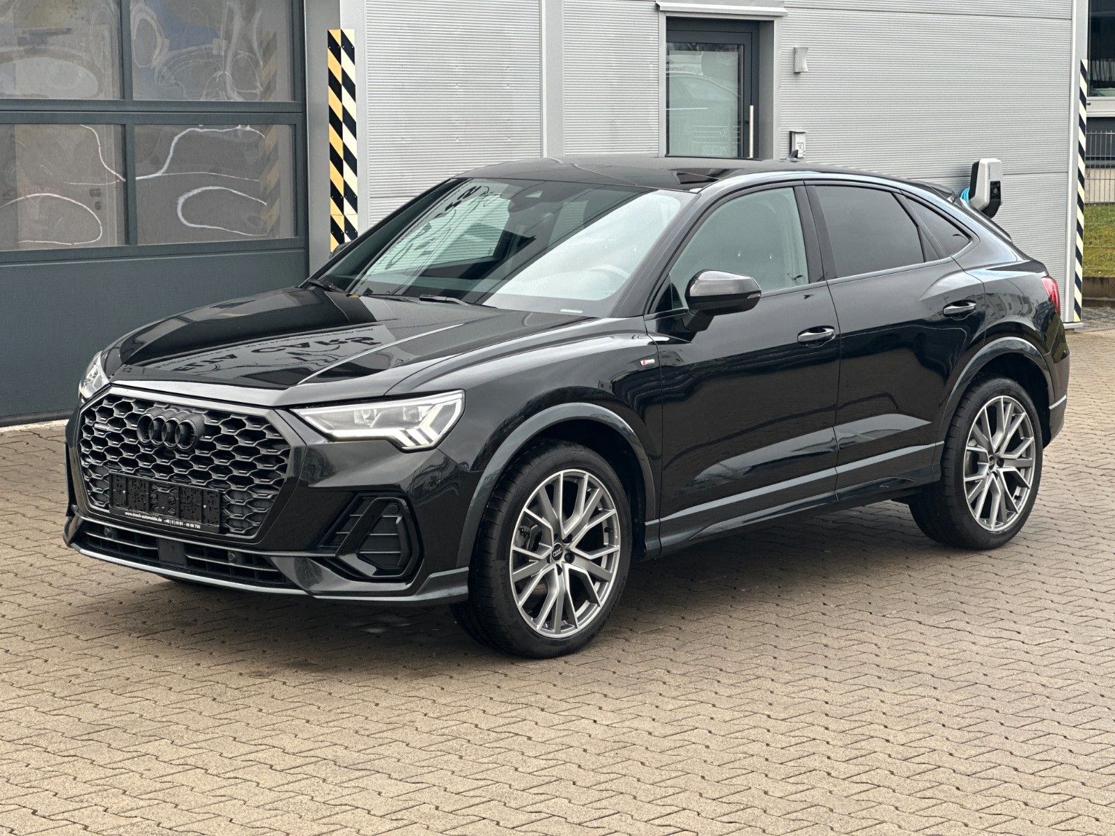 Audi Q3 Sportback 35 TDI quattro S line - Samsaru's Car Outlet