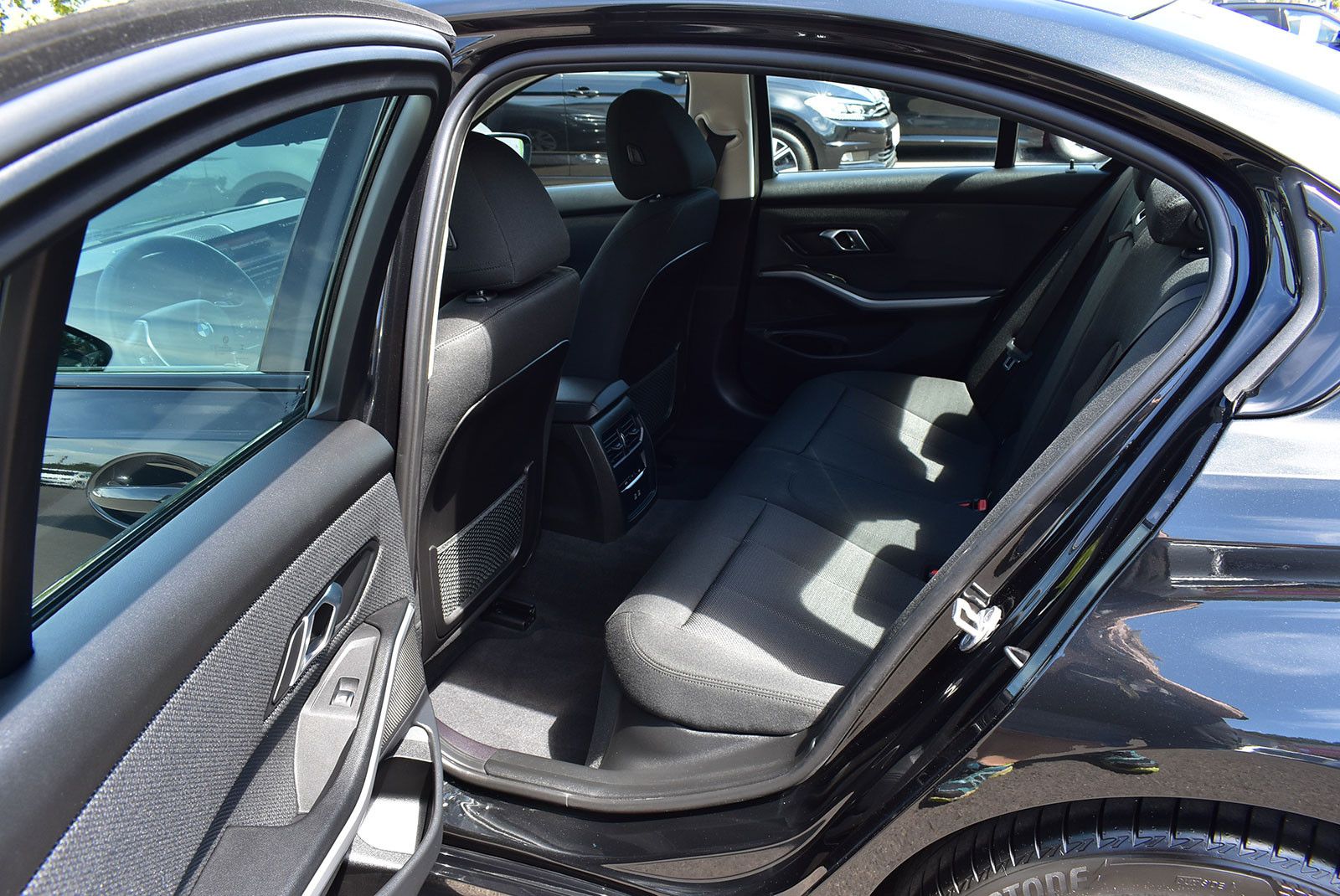 BMW 320 d xDrive - Samsaru's Car Outlet
