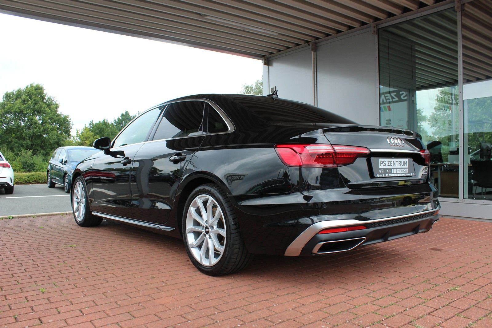 Audi A4 2.0 TDI quattro S line  Navi LED Leder Kamera