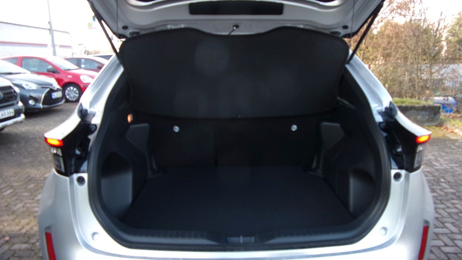 Toyota Yaris Cross 1,5-l-VVT-iE Teamplayer Safety P. V