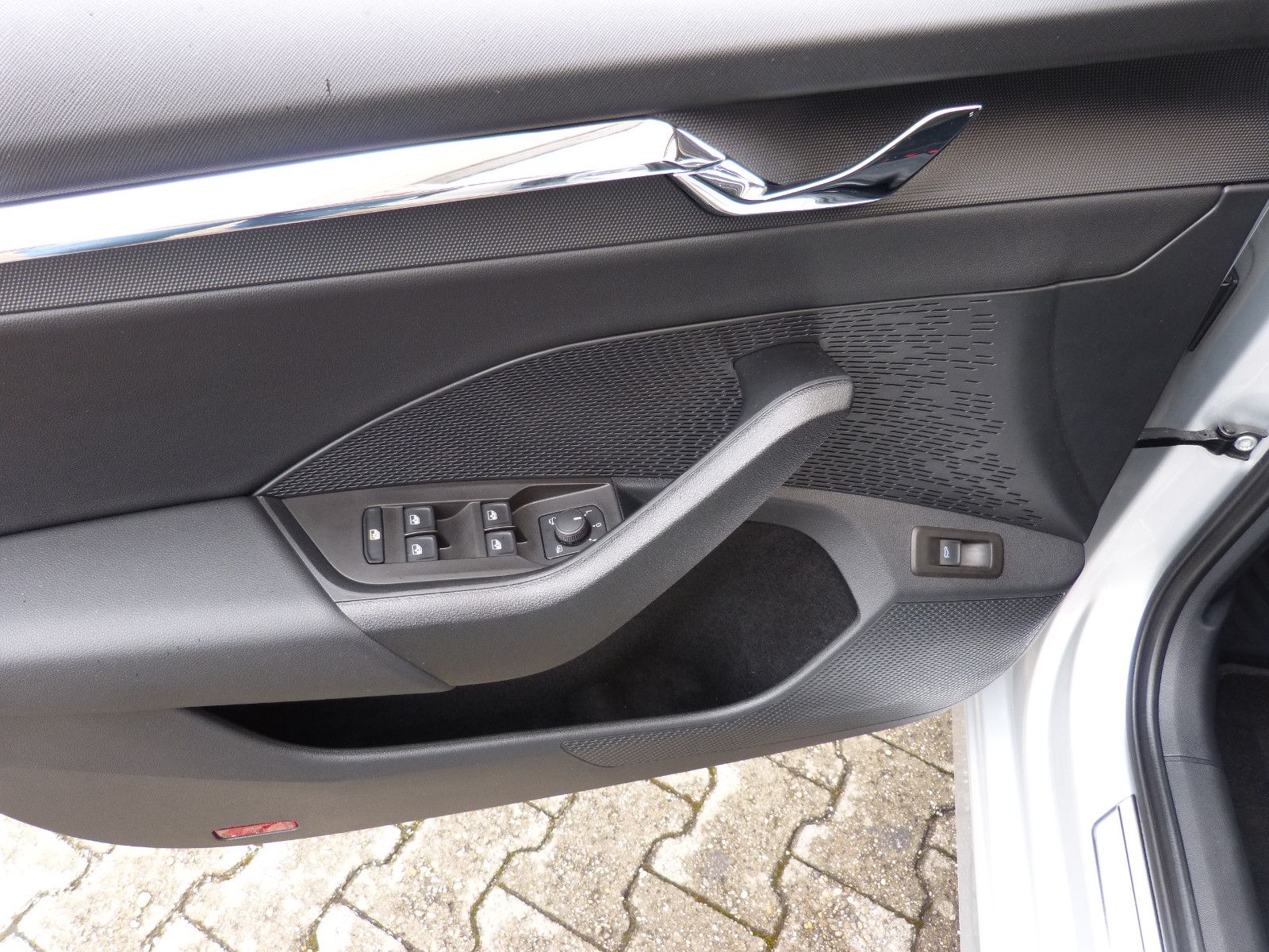 Skoda Octavia Combi Style DSG - Samsaru's Car Outlet