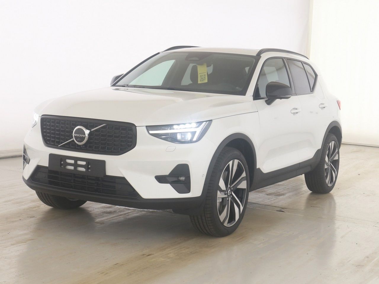 Volvo XC40 B4 DKG Ultra Dark - Samsaru's Car Outlet