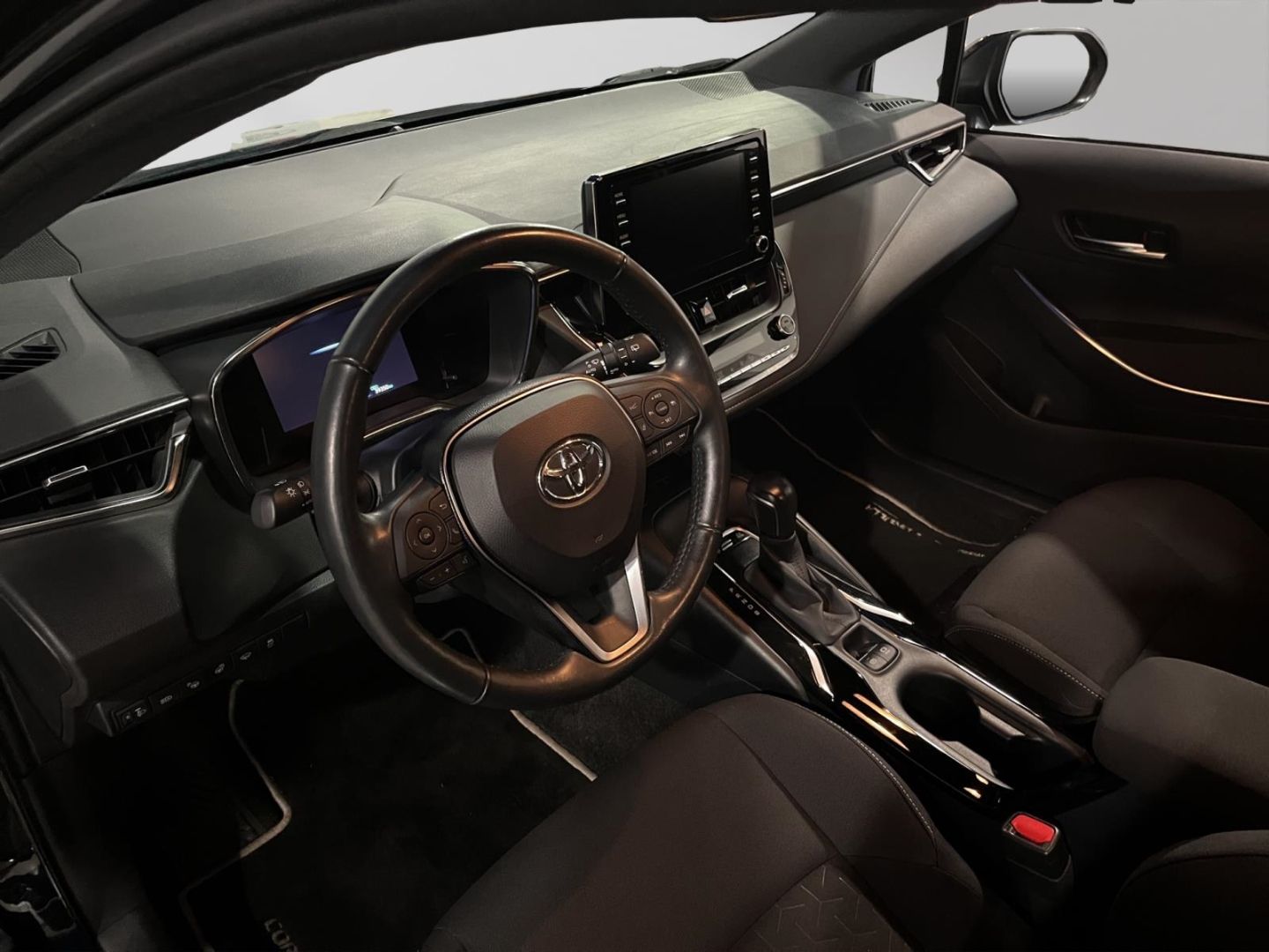 Toyota Corolla Hybrid Team D *LED**Kamera*Smart-Key*EPH