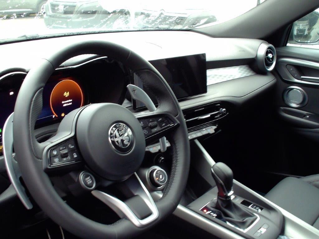 Alfa Romeo PHEV 280PS Q4 AT VELOCE Navi Winterpket 20 Zoll