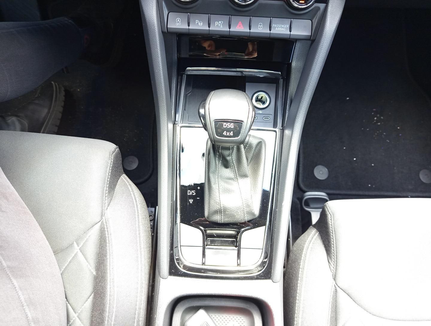 Skoda Karoq Sportline 4x4 2.0 TSI AHK*CANTON-SOUND*360