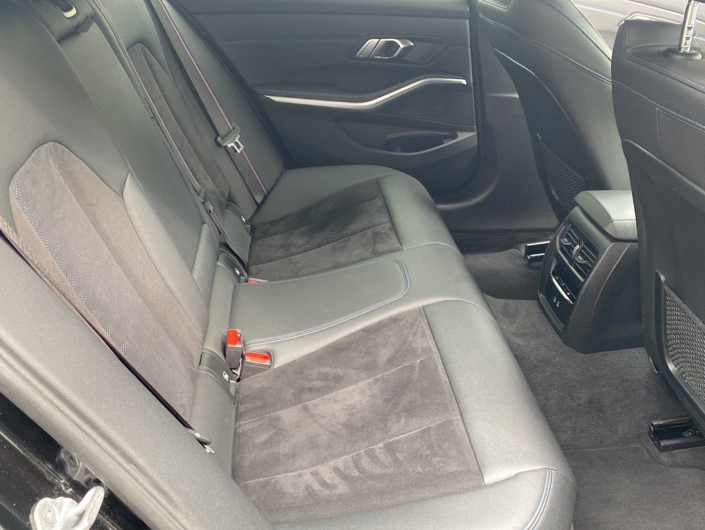 BMW 330 e M Sport Pro - Samsaru's Car Outlet