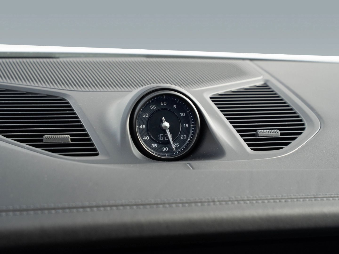 Porsche Cayenne E-Hybrid Coupe InnoDrive Surround View