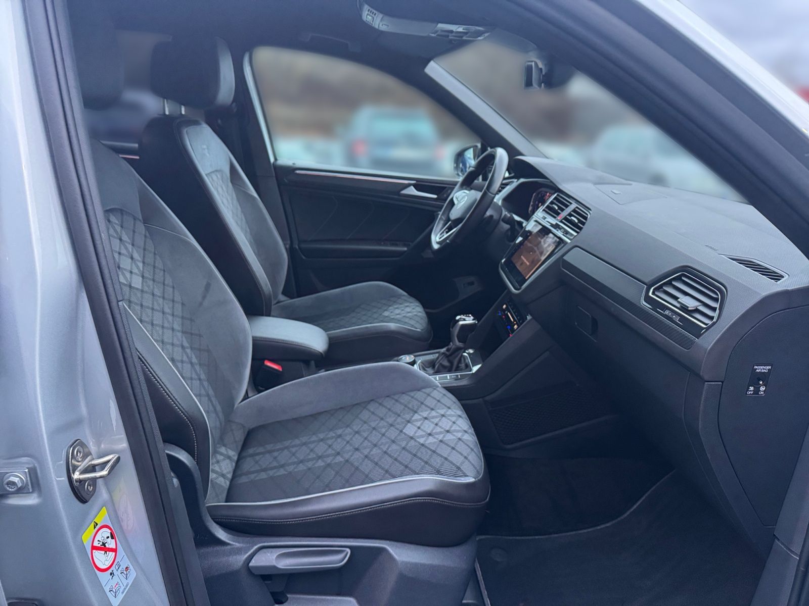 Volkswagen Tiguan R-Line 2.0TDI 4M AHK STANDH MATRIX
